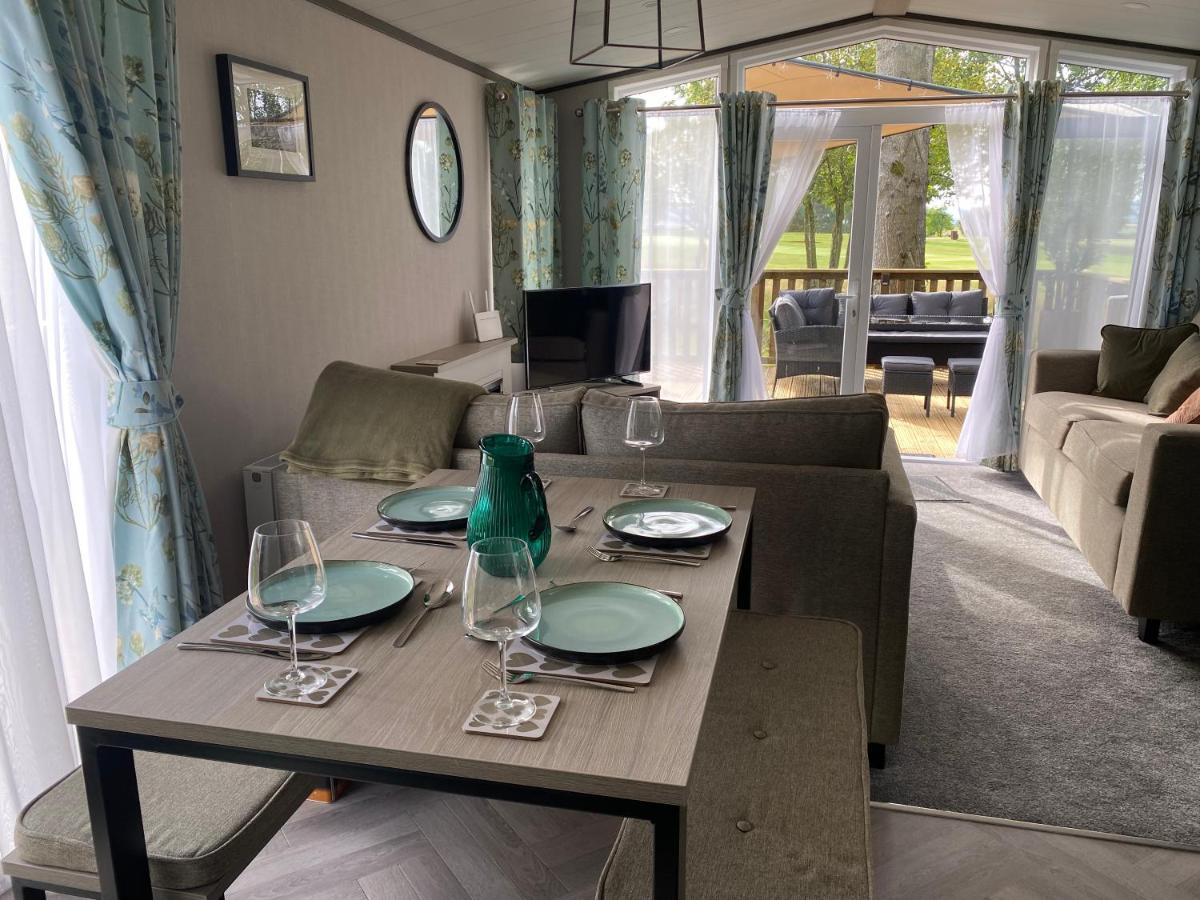 Teviotdale Lodge At Lilliardsedge Holiday Park Jedburgh Eksteriør bilde