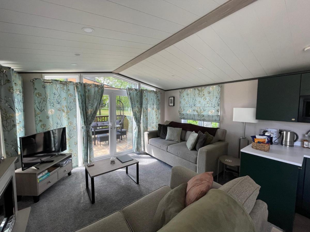 Teviotdale Lodge At Lilliardsedge Holiday Park Jedburgh Eksteriør bilde